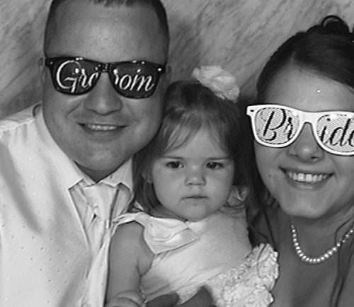 Bride & Groom in Photobooth with baby (2)